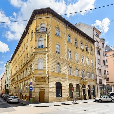Spacious & Serene Downtown Home With Free Parking Budapeszt Zewnętrze zdjęcie