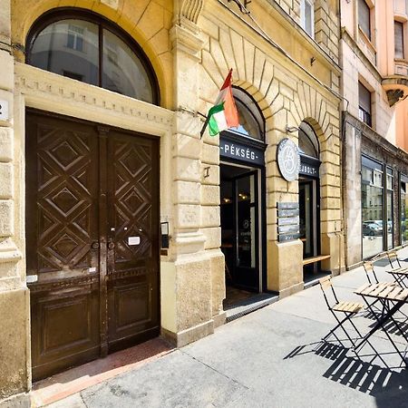 Spacious & Serene Downtown Home With Free Parking Budapeszt Zewnętrze zdjęcie