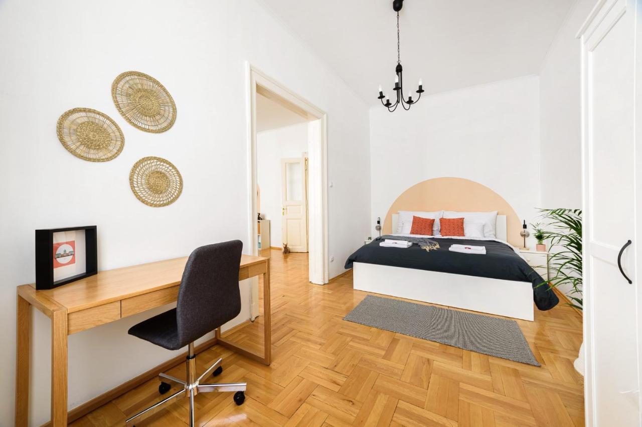 Spacious & Serene Downtown Home With Free Parking Budapeszt Zewnętrze zdjęcie