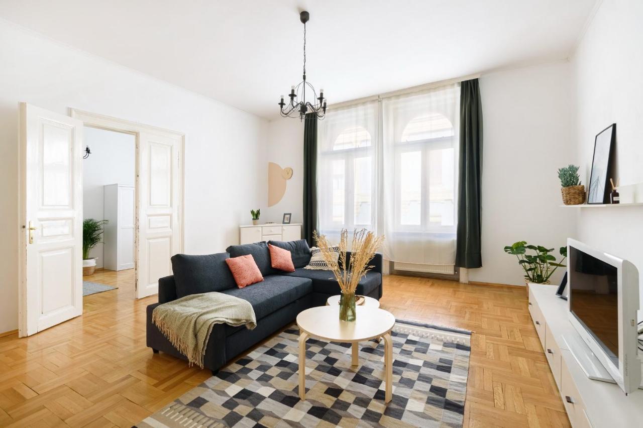 Spacious & Serene Downtown Home With Free Parking Budapeszt Zewnętrze zdjęcie